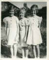 The Gilkes Girls Aug 1952.jpg (218898 bytes)